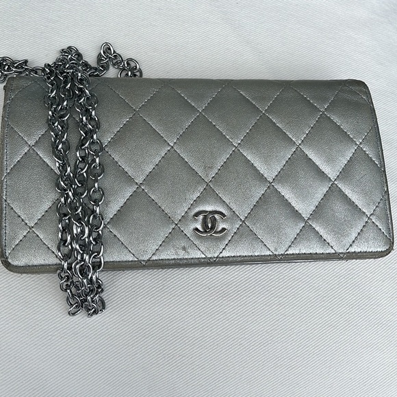 Chanel Silver leather wallet - Picture 13 of 13